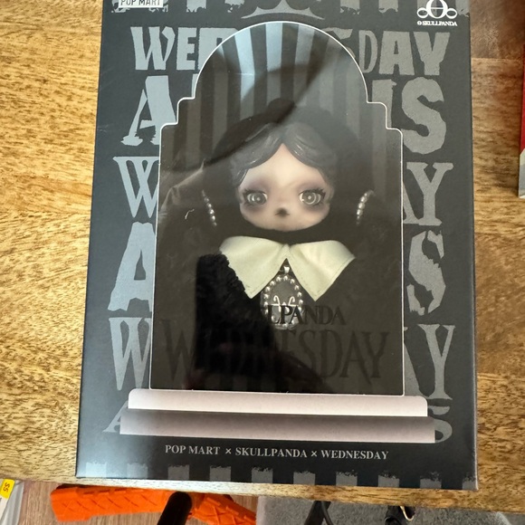 Pop Mart Classic Skullpanda Wednesday Figure - Black - Picture 1 of 2